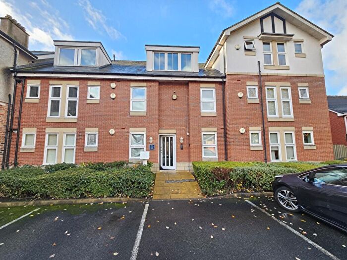 2 Bedroom Flat For Sale In Bronington Close, Manchester, M22