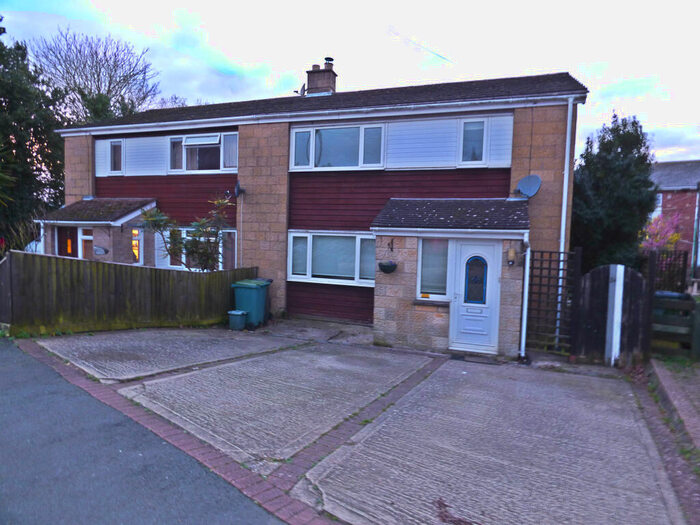 3 Bedroom Semi-Detached House To Rent In Sherbourne Avenue, Ryde, PO33