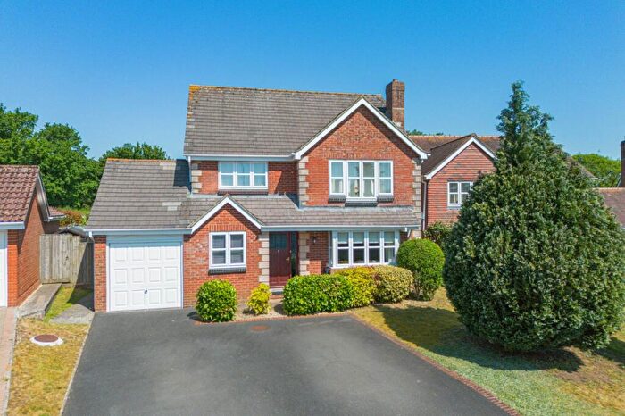 4 Bedroom Detached House For Sale In Falkner Close, Marlborough, Wiltshire, SN8