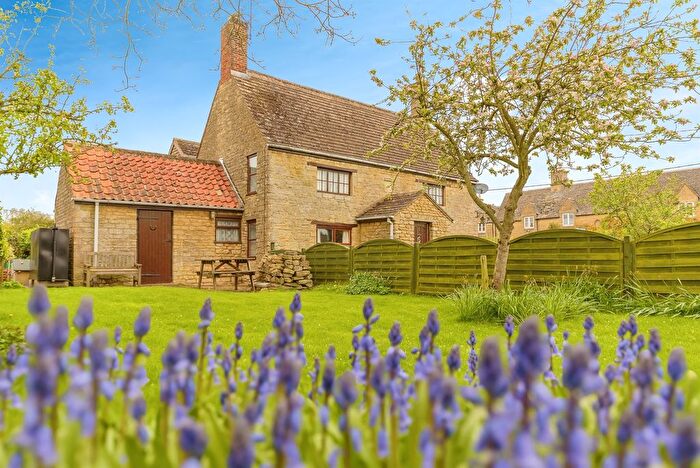 4 Bedroom Detached House For Sale In Main Street, Upper Benefield, Peterborough, PE8