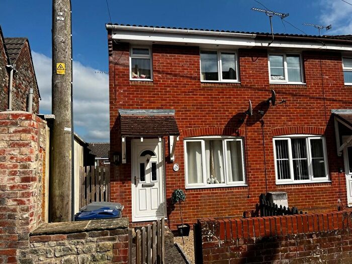 2 Bedroom End Of Terrace House To Rent In Chapel Street, Warminster, BA12