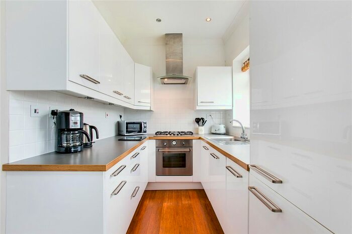 2 Bedroom Flat To Rent In Sinclair Road, London, W14