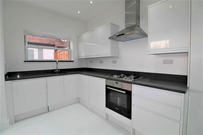 4 Bedroom Terraced House To Rent In Eldon Road, Wood Green, N22