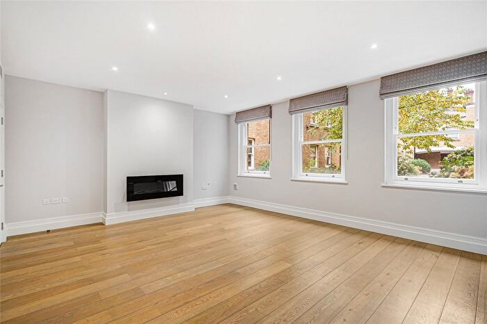 1 Bedroom Flat To Rent In Cavalry Square, London, SW3