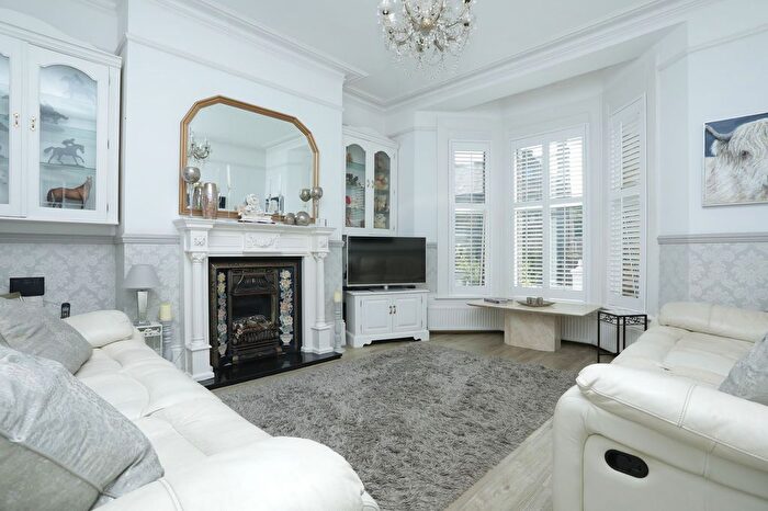 7 Bedroom Semi-Detached House For Sale In Elms Avenue, Ramsgate, CT11