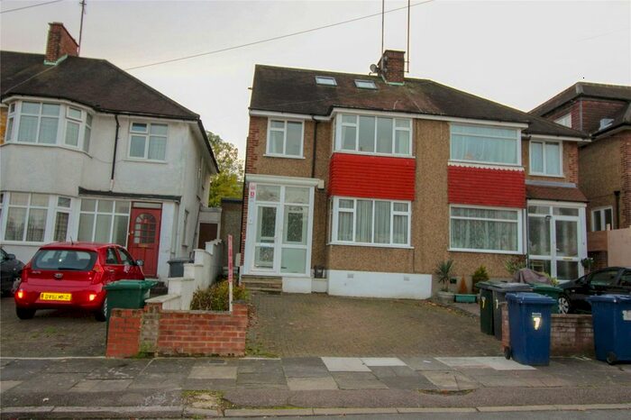 4 Bedroom Semi-Detached House To Rent In Calton Road, Barnet, Herts, EN5