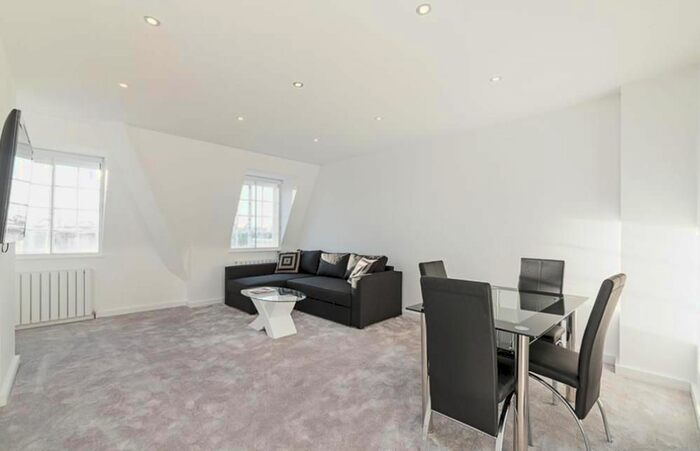 2 Bedroom Flat To Rent In Daventry Street, Marylebone, London, NW1