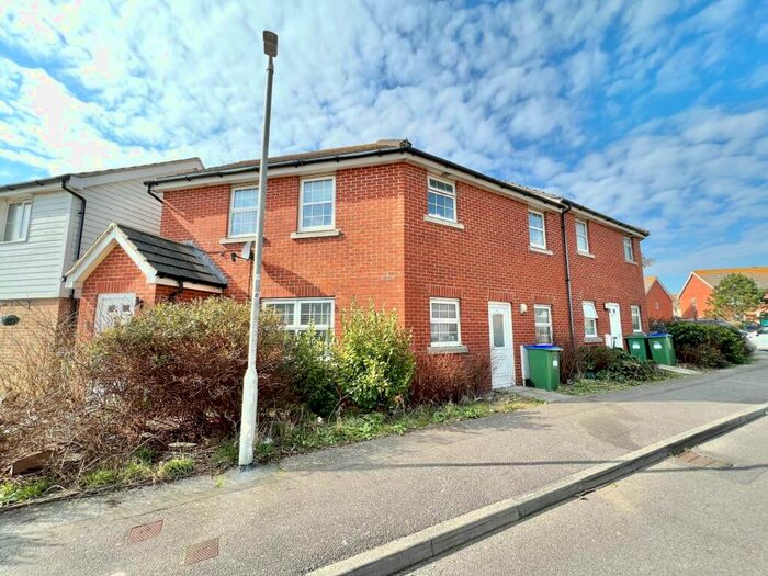2 Bedroom Apartment To Rent In Roundhouse Crescent, Peacehaven, BN10