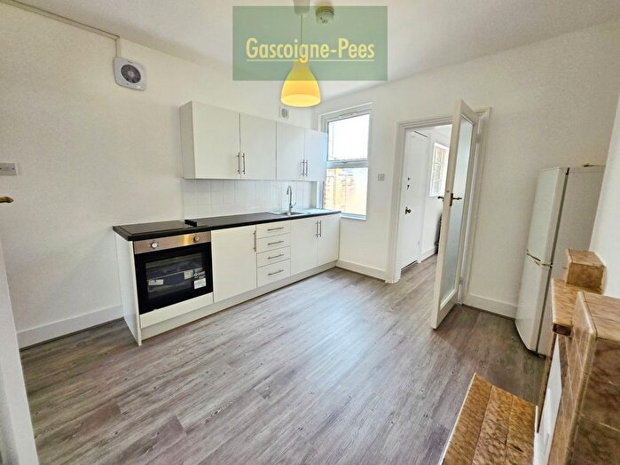 2 Bedroom Property To Rent In Dickerage Lane, New Malden, KT3