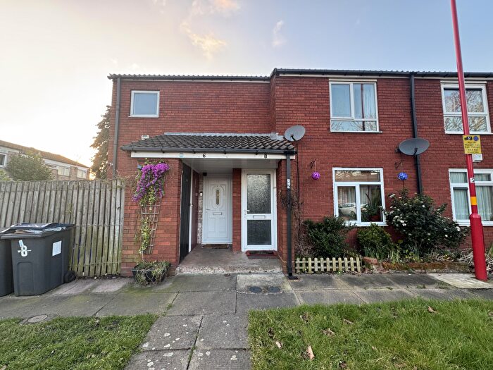 2 Bedroom Maisonette To Rent In Mearse Close, Birmingham, B18