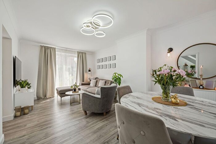 2 Bedroom Semi-Detached House For Sale In Alexandra Drive, Bathgate, EH48