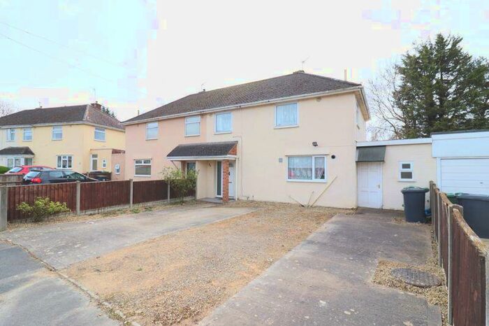 3 Bedroom Semi-Detached House To Rent In Meadowleaze, Gloucester, GL2