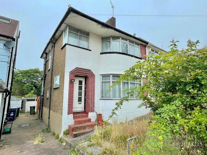 3 Bedroom Property To Rent In Ashfield Road, London, N14