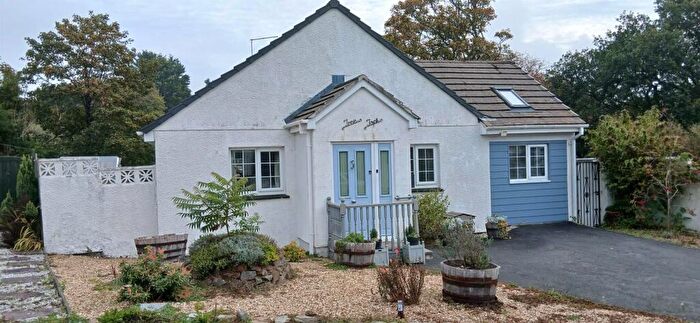 3 Bedroom Bungalow For Sale In Coles Mill Close, Holsworthy, EX22