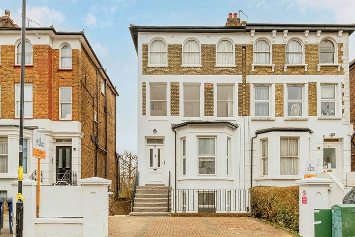 2 Bedroom Flat To Rent In Windsor Road, London, W5