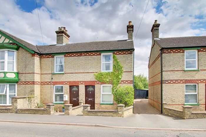 3 Bedroom End Of Terrace House For Sale In High Street, Offord Cluny, PE19