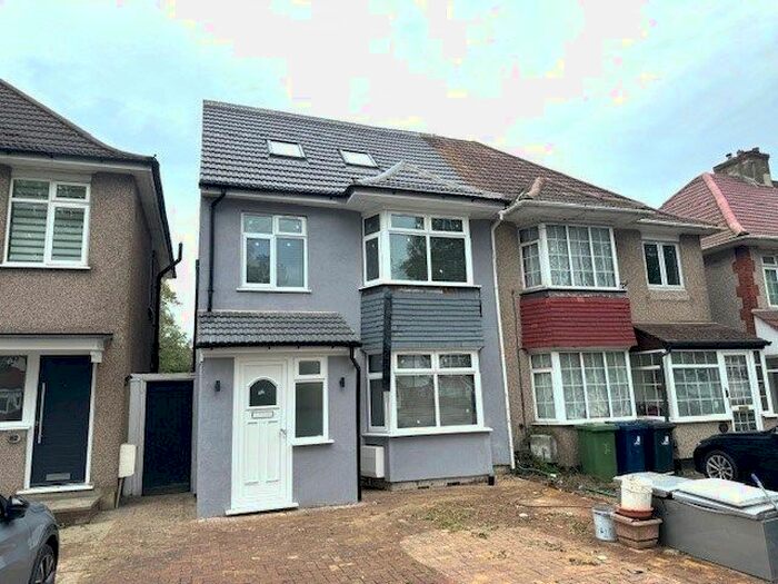 5 Bedroom Semi-Detached House To Rent In Petts Hill, Northolt, UB5