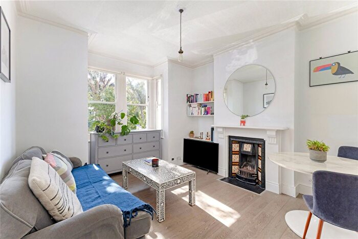 1 Bedroom Flat For Sale In Ridley Road, London, SW19