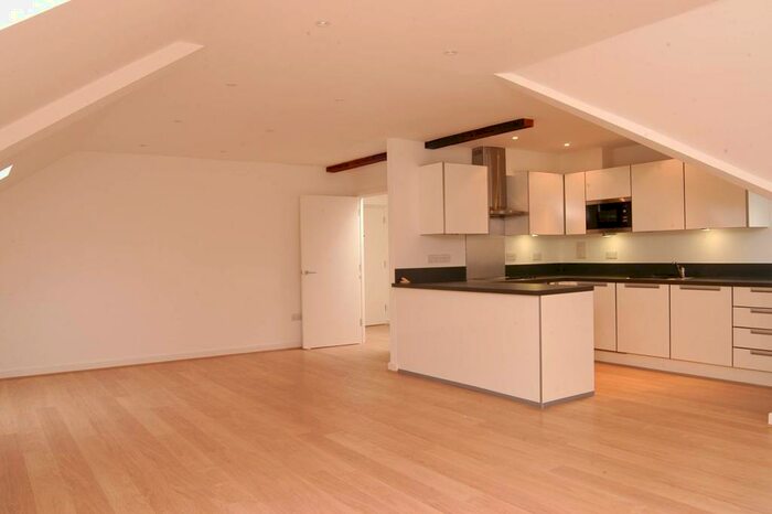 2 Bedroom Flat To Rent In Grove Mill, Wimbledon, Mitcham, CR4