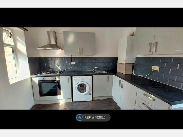 2 Bedroom Flat To Rent In Hardman Lane, Failsworth, Manchester, M35
