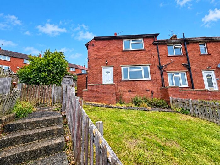 2 Bedroom End Of Terrace House For Sale In Standale Rise, Pudsey, LS28