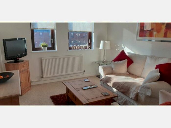 1 Bedroom Flat To Rent In St Nicholas Square, Marina, Swansea., SA1