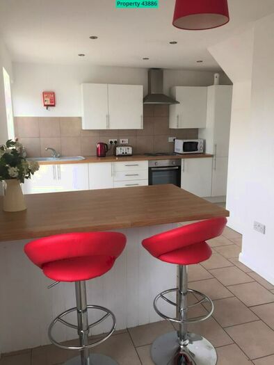 3 Bedroom End Of Terrace House To Rent In The Crescent, Bridgend, CF31