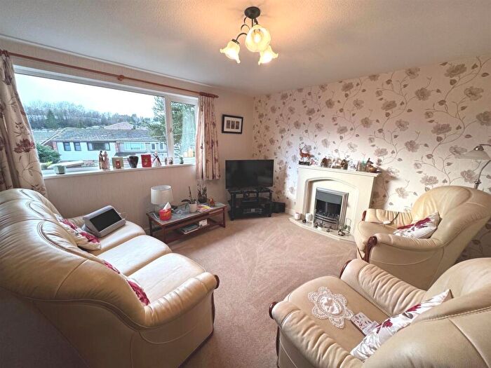 3 Bedroom End Of Terrace House For Sale In Hawksworth Close, Leek, ST13
