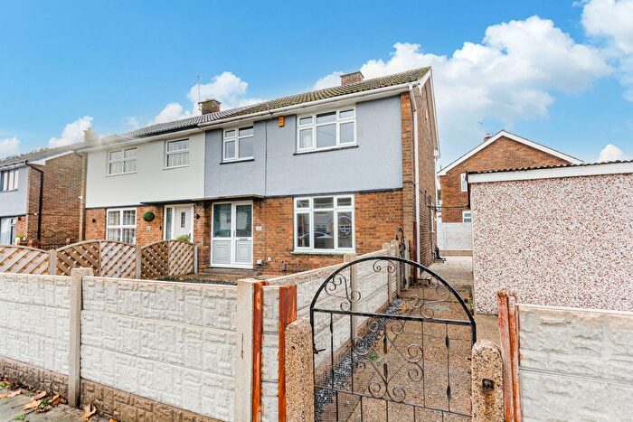 3 Bedroom Semi-Detached House For Sale In Queens Court, Forest Town, Mansfield, Nottinghamshire, NG19