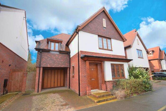 4 Bedroom Detached House To Rent In Bishop Ramsey Close, Ruislip, HA4