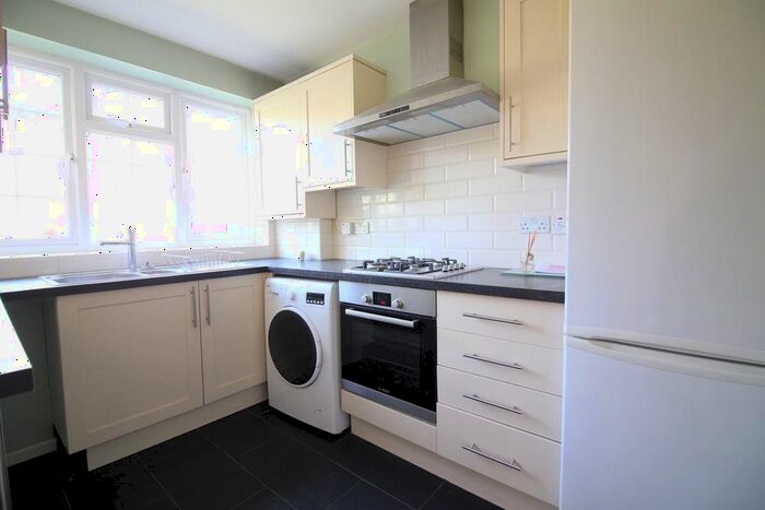 2 Bedroom Flat To Rent In Wildoaks Close, Northwood, HA6
