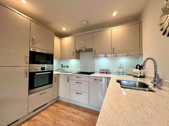 1 Bedroom Retirement Property For Sale In High Street North, Poole, Dorset, BH15