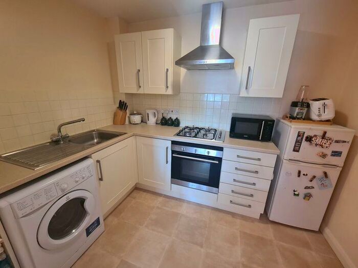 1 Bedroom Flat To Rent In Spencer Close, Aldershot, GU12