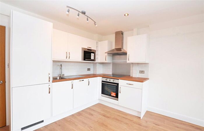 2 Bedroom Flat To Rent In Latimer Road, Teddington, TW11