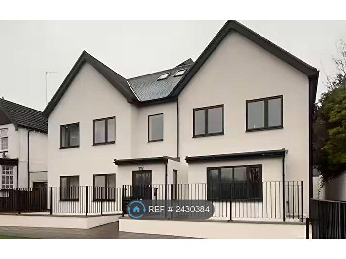 3 Bedroom Flat To Rent In Purley Rise, Purley, CR8