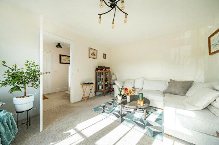 4 Bedroom Detached House For Sale In Minstrel Close, Alton, Hampshire, GU34