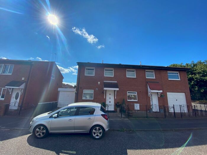2 Bedroom Semi-Detached House To Rent In Edrom Court, Glasgow, G32