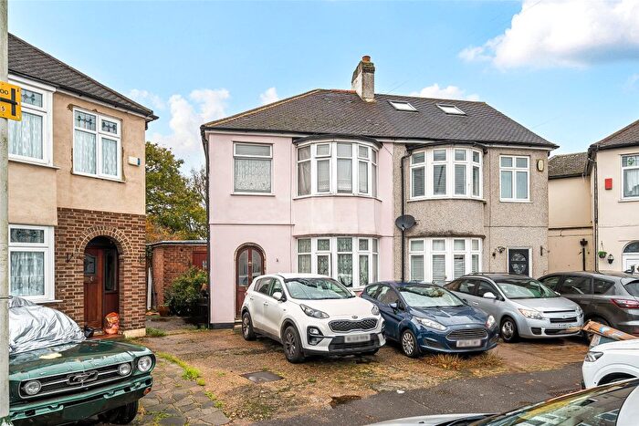 3 Bedroom Semi Detached House For Sale In Eddy Close, Romford, RM7