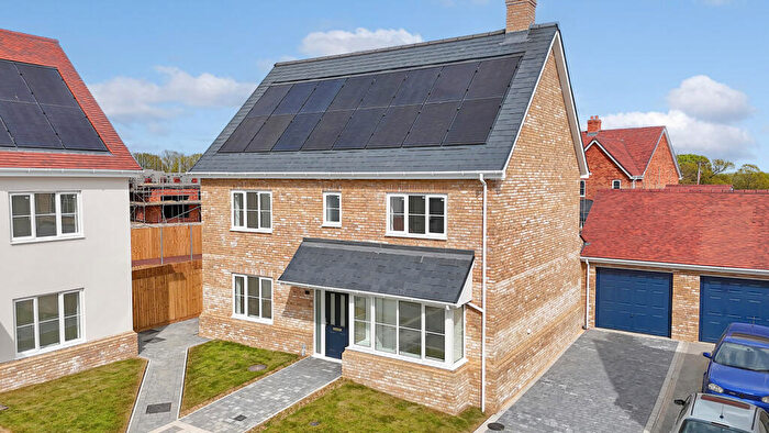 4 Bedroom Detached House For Sale In Hanningfield Park, Rettendon Common, CM3