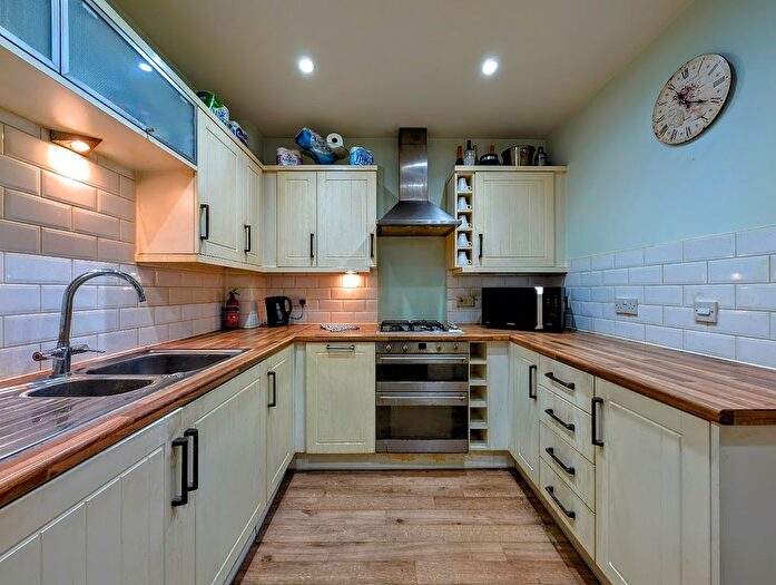 1 Bedroom Flat For Sale In Eirene Road, Goring-By-Sea, Worthing, BN12