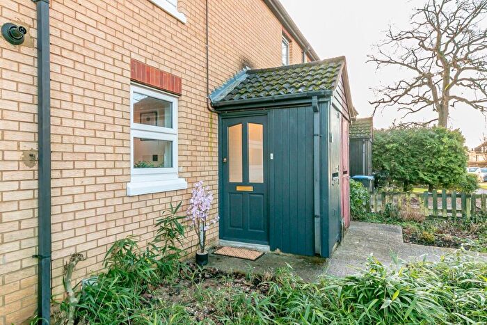 2 Bedroom Terraced House For Sale In Ludwick Way, Welwyn Garden City, AL7