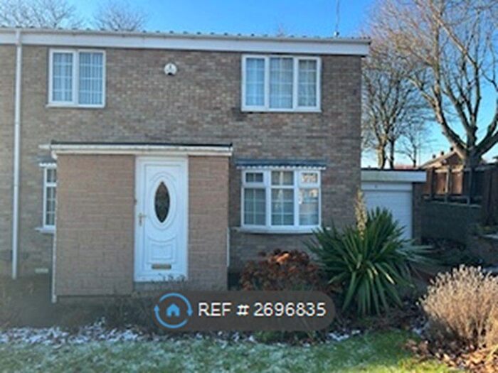 3 Bedroom Semi Detached House To Rent In Spire Hollin, Peterlee, SR8