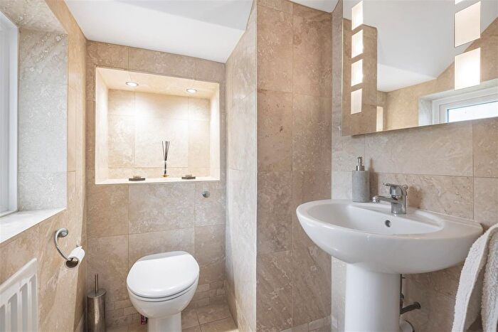 4 Bedroom Detached House For Sale In Crossways, Brimpton Common, Reading, RG7