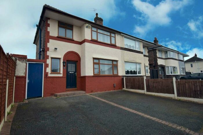 3 Bedroom Semi-Detached House To Rent In Crossways, Bromborough, CH62