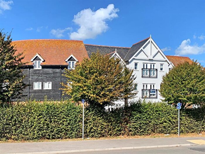 2 Bedroom Apartment For Sale In Bluefield Mews, Whitstable, CT5