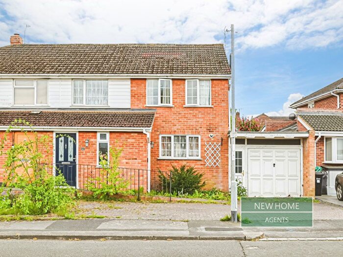 3 Bedroom End Of Terrace House For Sale In Malone Road, Woodley, Reading, RG5