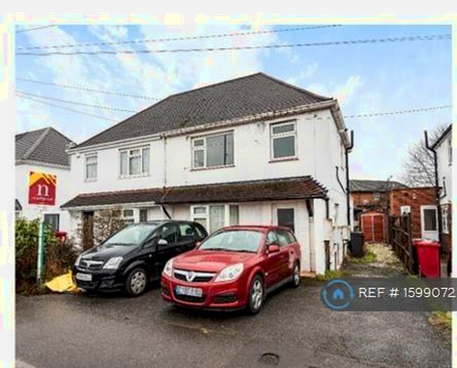 2 Bedroom Maisonette To Rent In Bath Road, Slough, SL1