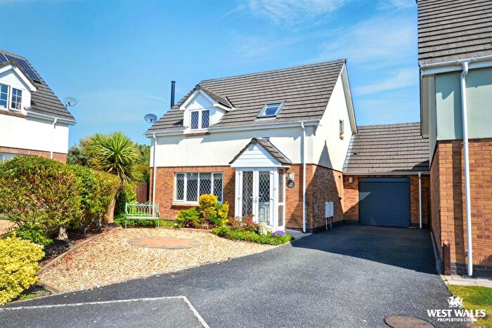 3 Bedroom Detached House For Sale In Skomer Drive, Milford Haven, SA73
