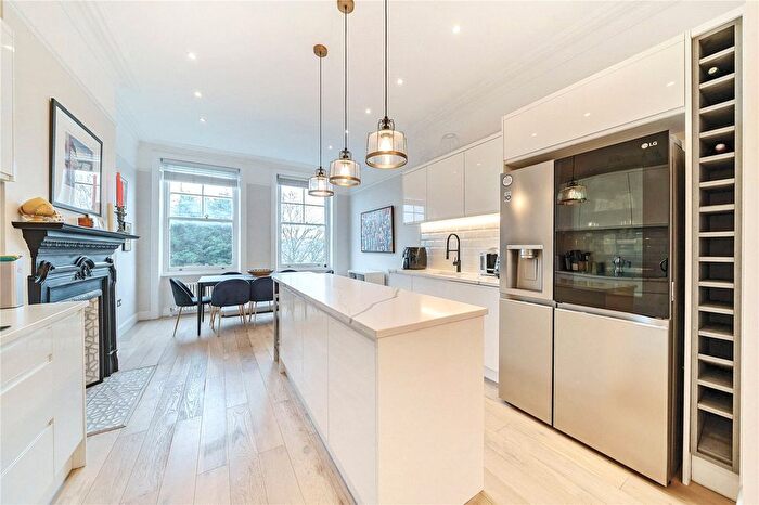 3 Bedroom Flat To Rent In Church Crescent, London, N10