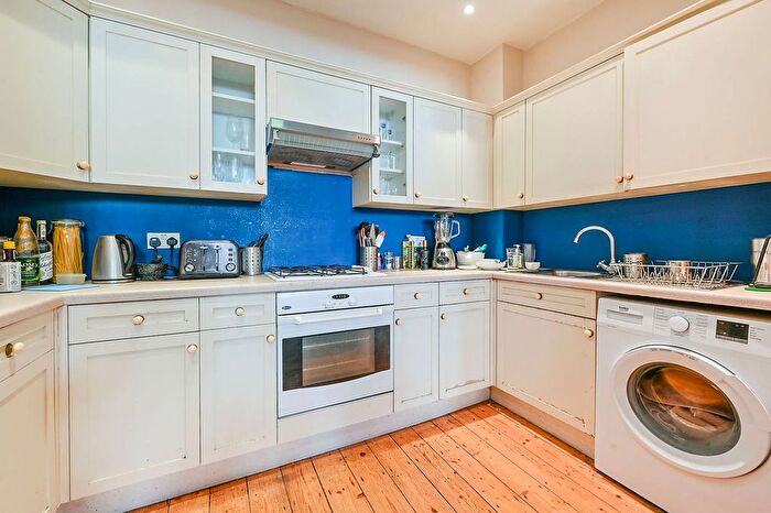 2 Bedroom Flat To Rent In Sinclair Road, Brook Green, London, W14